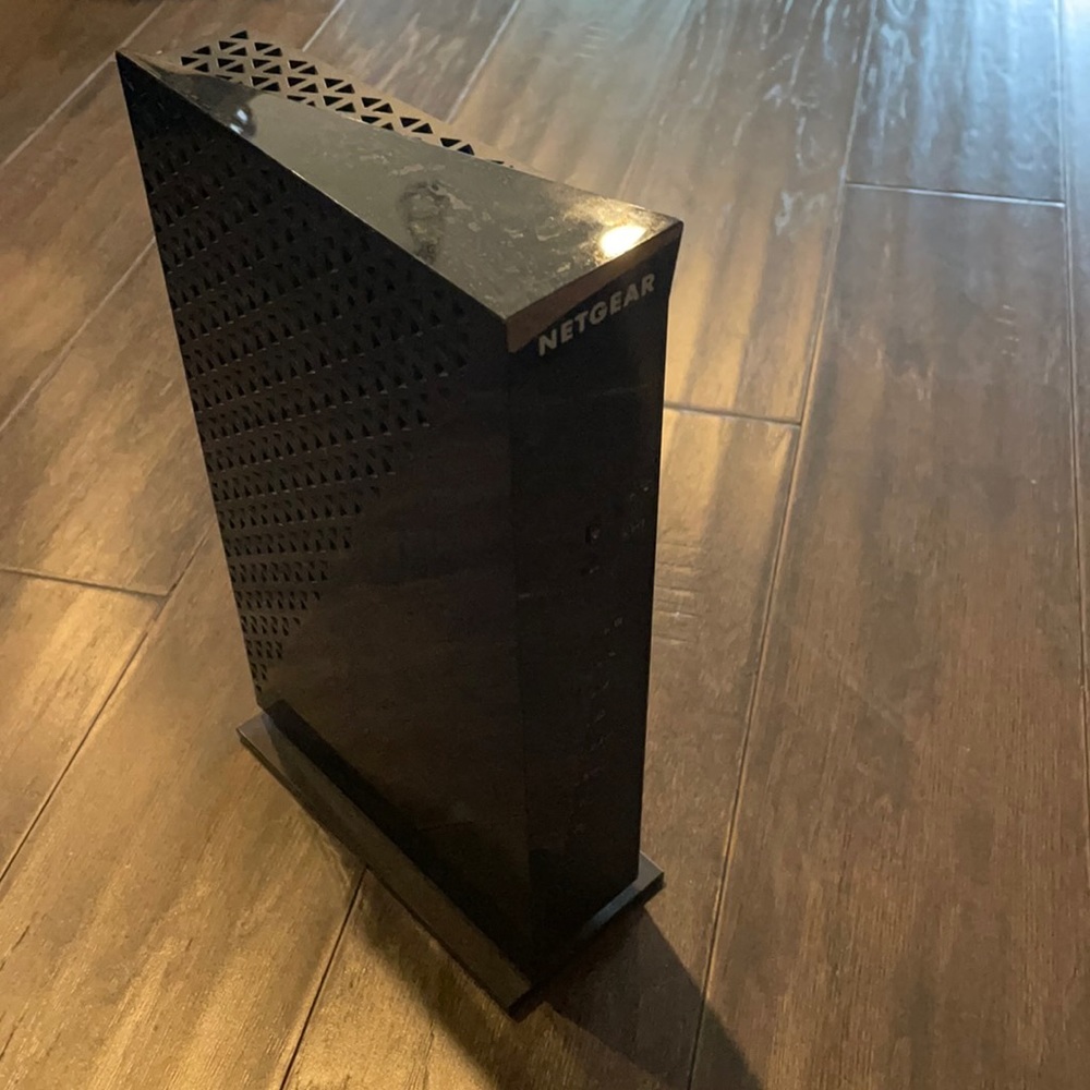 Netgear AC1750 wifi cable modem router